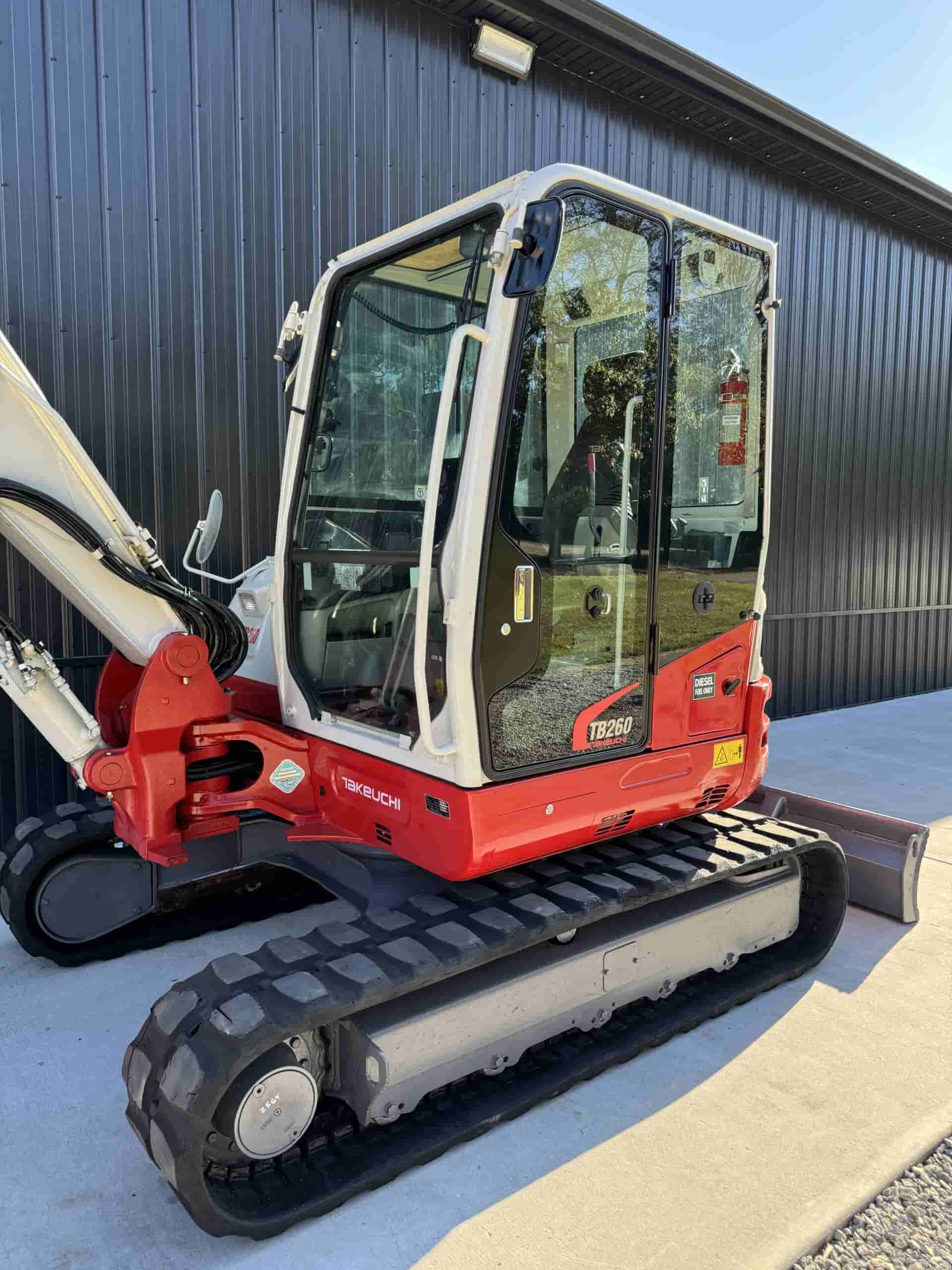 2018 TAKEUCHI TB260
